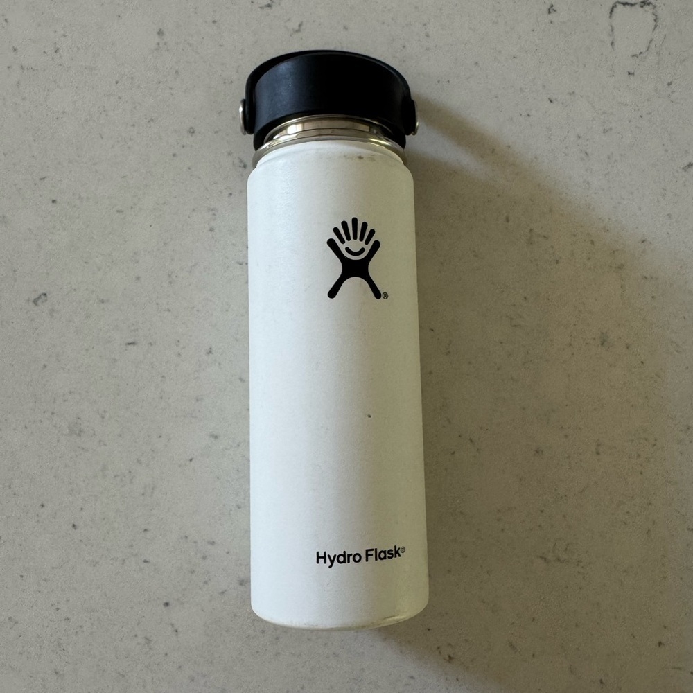 Hydro Flask white & black cap white mouth insulated water bottle 20 oz